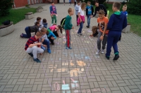 013